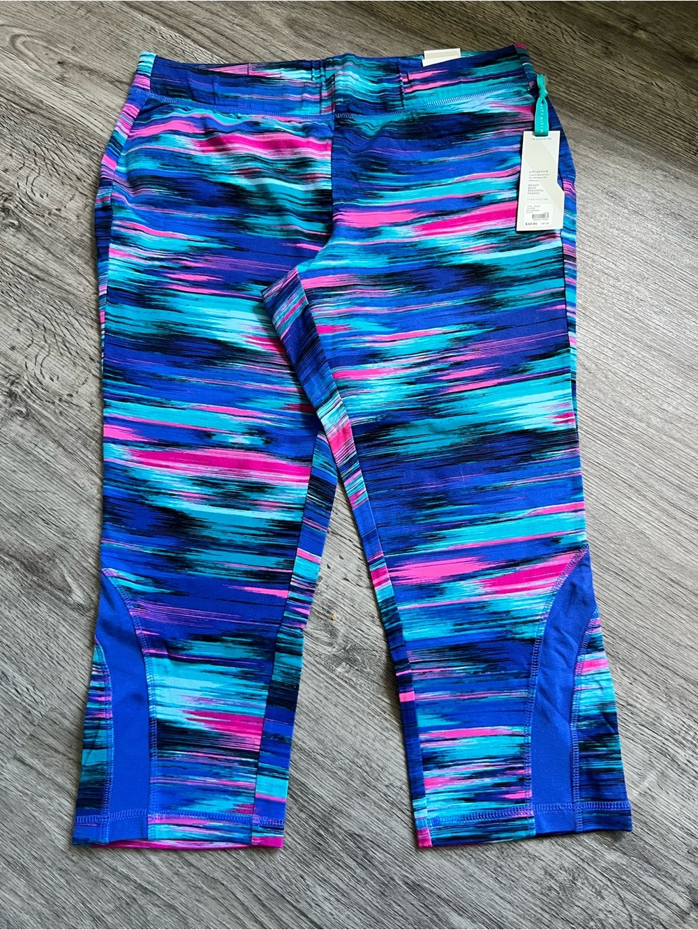 Livi Active Multicolor Brushstroke Active Capri Leggings - Blue & Pink